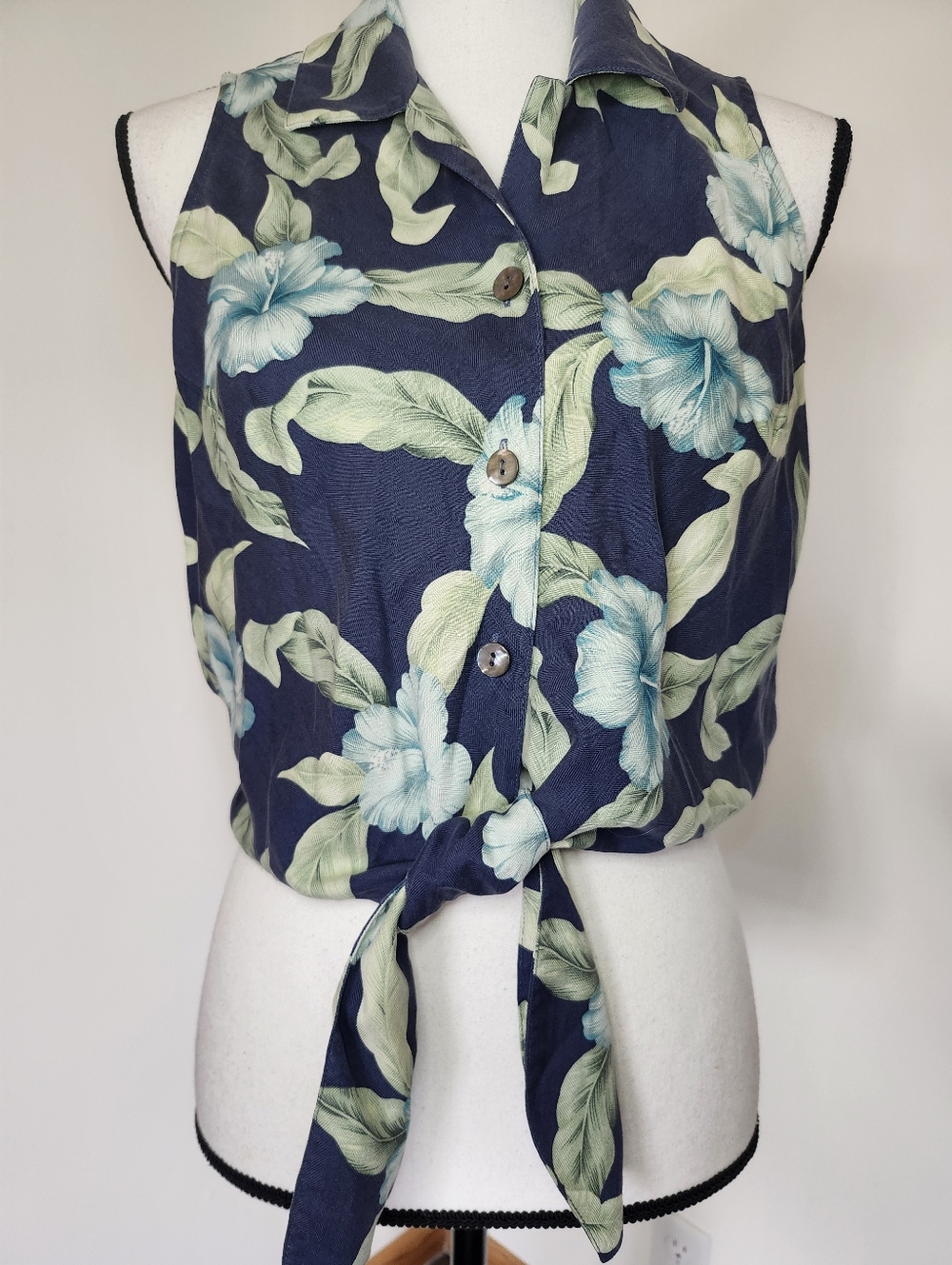 Tommy Bahama Navy Tropical Floral Tie Front Silk Sleeveless Shirt - Picture 4 of 6